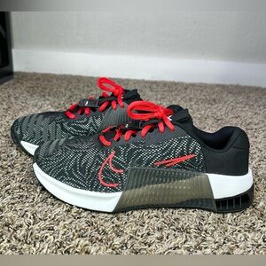 Nike Metcon 9 Cross Training Shoes Women’s Size 9 Black Red FJ8895-900 Athletic